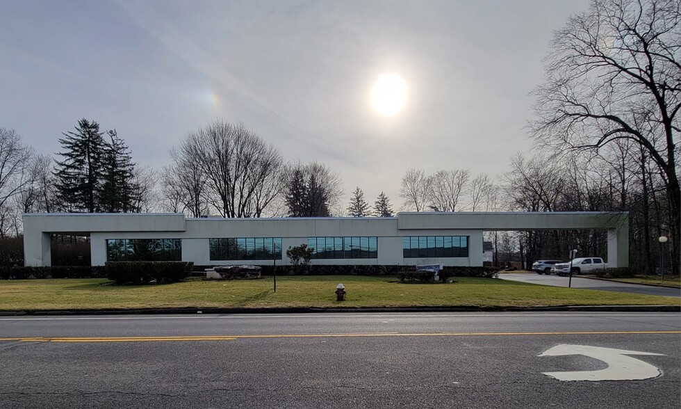 79 Route 59, Airmont, NY for lease - Building Photo - Image 1 of 32