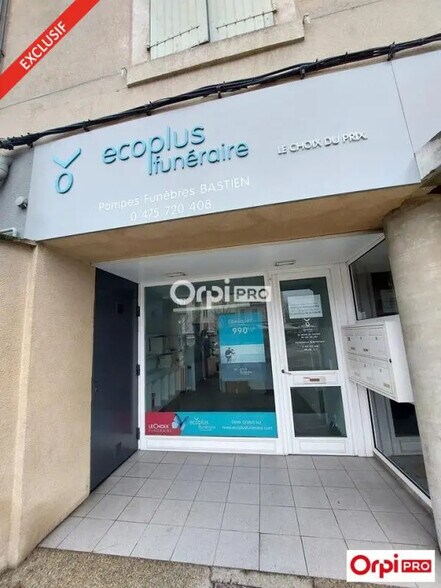 Retail in Romans-sur-Isère for lease - Building Photo - Image 3 of 4