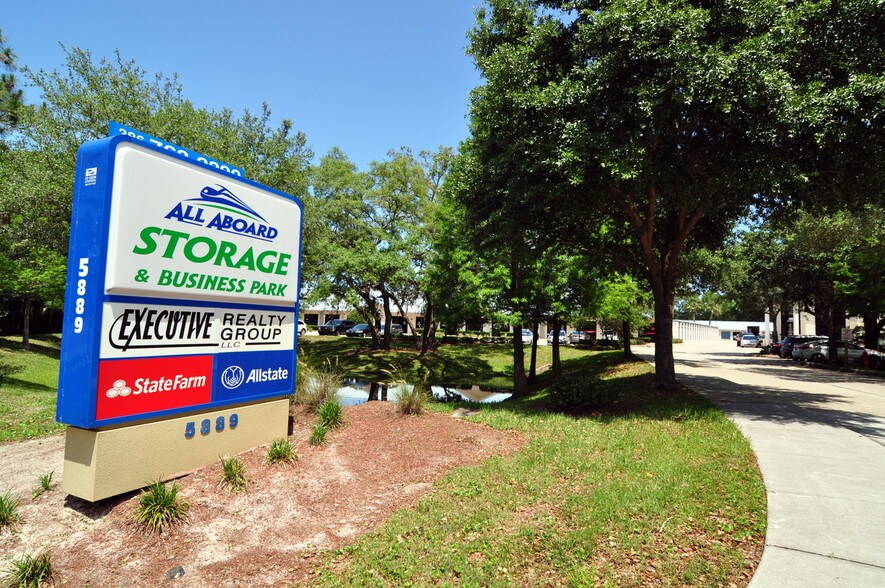 5889 S Williamson Blvd Port Orange Fl 32128 Self Storage Building Photo