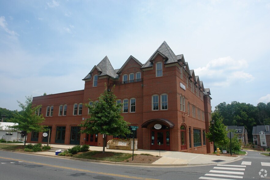 445 S Main St, Davidson, NC for sale - Building Photo - Image 1 of 1