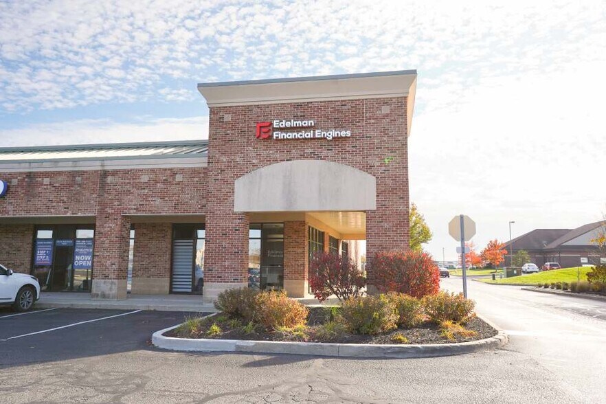 28682898 Dupont Rd, Fort Wayne, IN 46825 Dupont Place