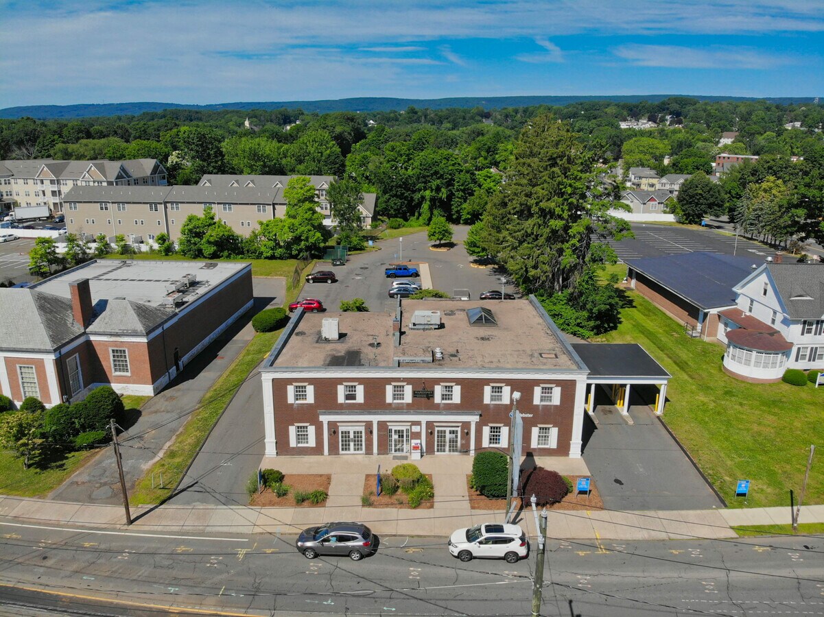 132 Main St, Southington, CT 06489