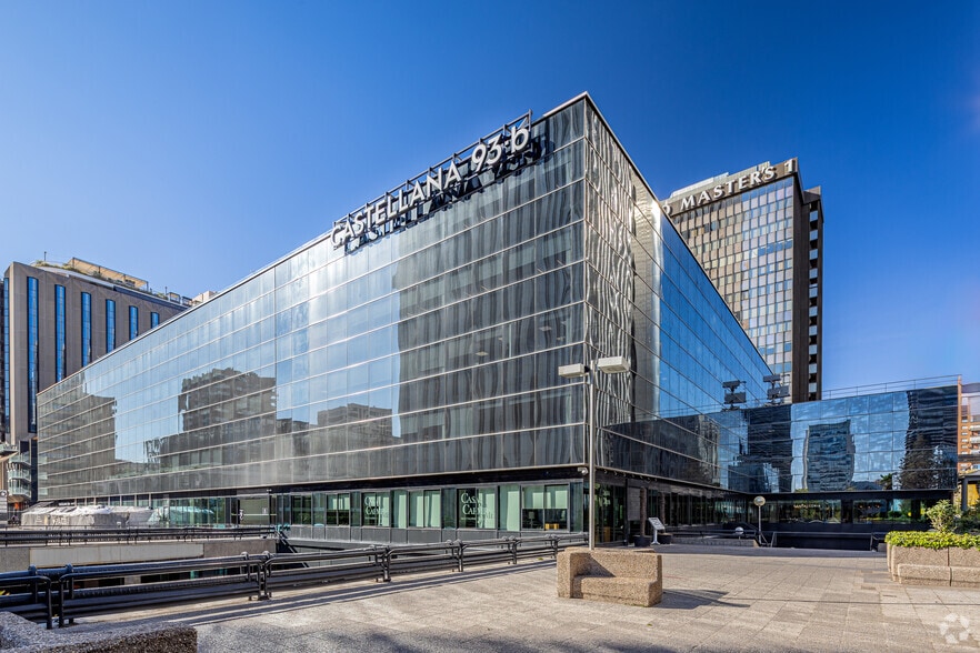 Avenida General Perón, 40, Madrid, Madrid for lease - Building Photo - Image 1 of 23