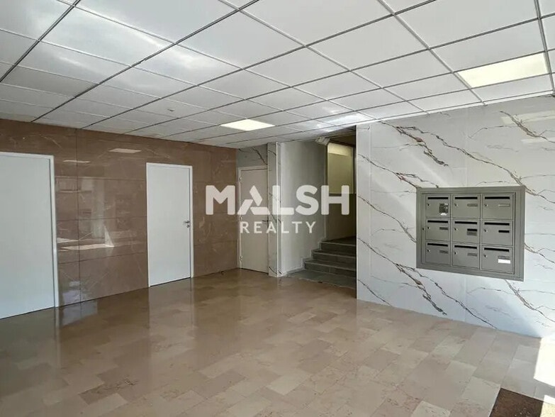 Office in Écully for sale - Lobby - Image 3 of 18