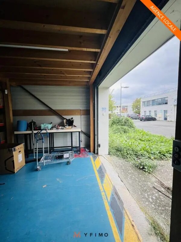 Flex in Croissy-sur-Seine for lease Interior Photo- Image 1 of 7