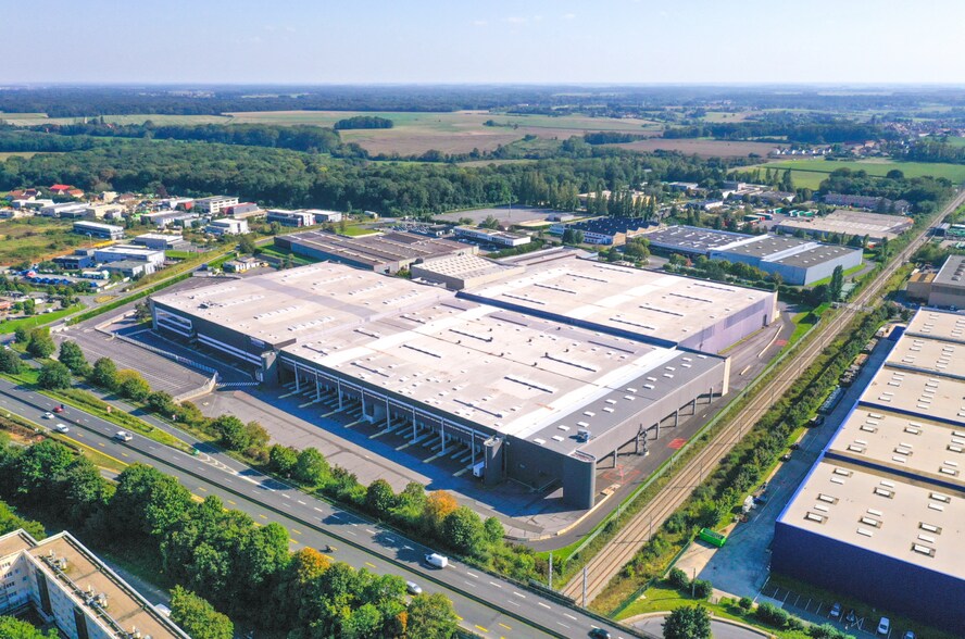 20-26 Avenue Avenue Ampère, Gretz-Armainvilliers for lease - Primary Photo - Image 1 of 1