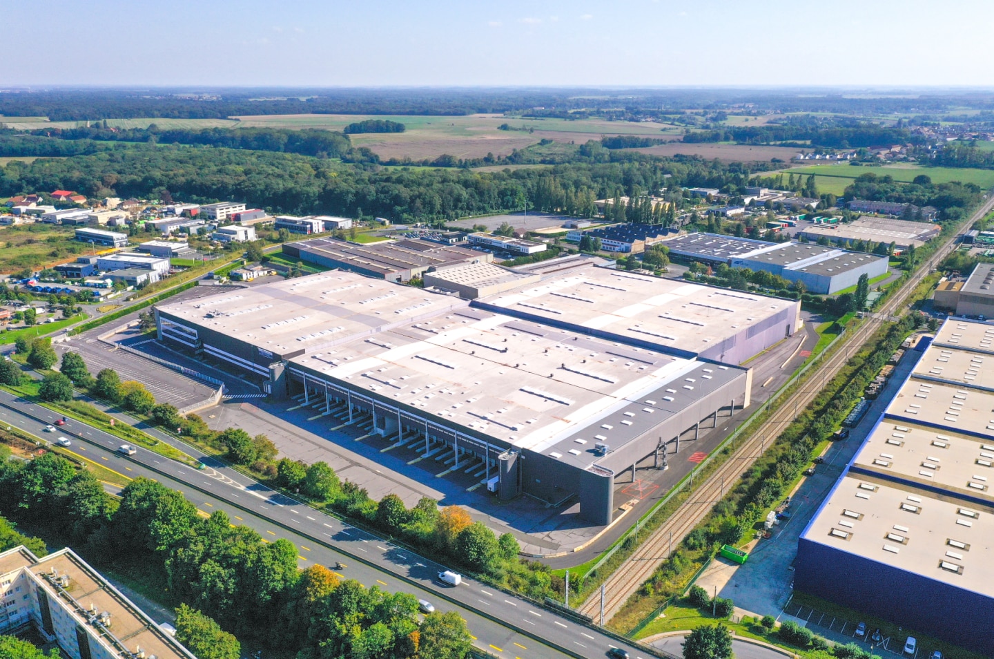 Industrial in Gretz-Armainvilliers for lease Primary Photo- Image 1 of 2