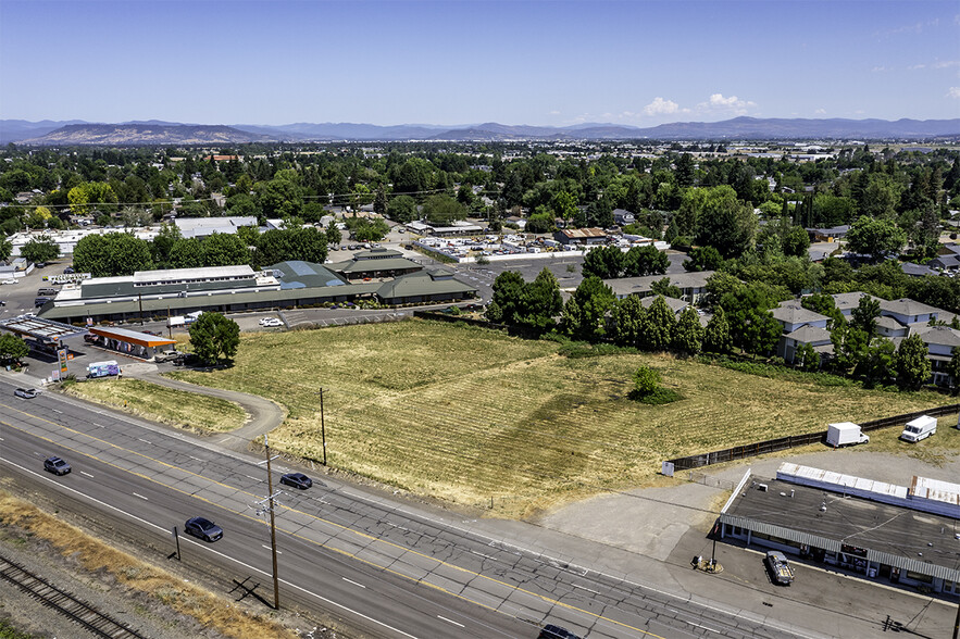 3600 N Pacific Hwy, Medford, OR for sale - Building Photo - Image 3 of 6