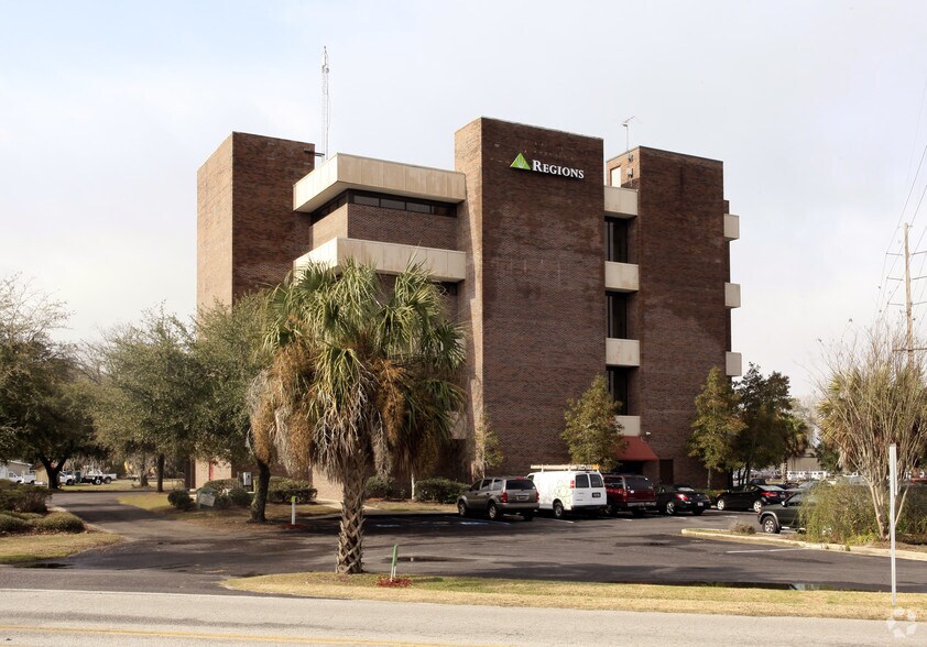 69 Robert Smalls Pky, Beaufort, SC for sale - Primary Photo - Image 1 of 1