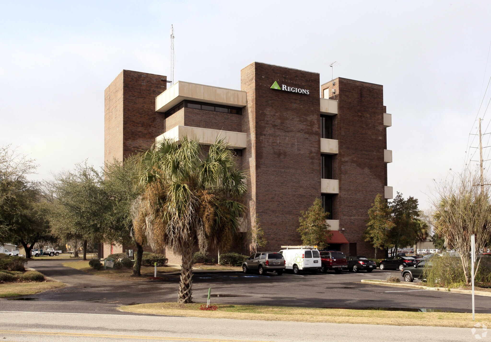 69 Robert Smalls Pky, Beaufort, SC for sale Primary Photo- Image 1 of 1