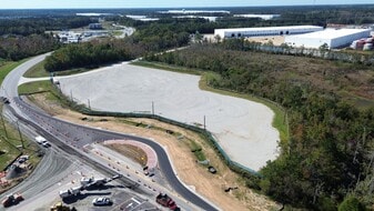 4 to 7-Acre Parking Lot | 300 Parking Spaces - Truck Stop