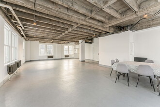 501-507 Pl d'Armes, Montréal, QC for lease Building Photo- Image 2 of 5