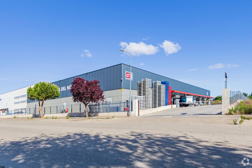 Industrial in Cabanillas del Campo, Guadalajara for sale - Building Photo - Image 2 of 2