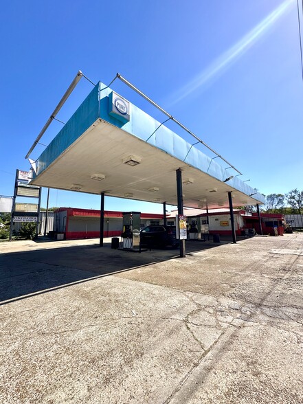 103 W Monroe Ave, Okolona, MS for sale - Primary Photo - Image 1 of 22