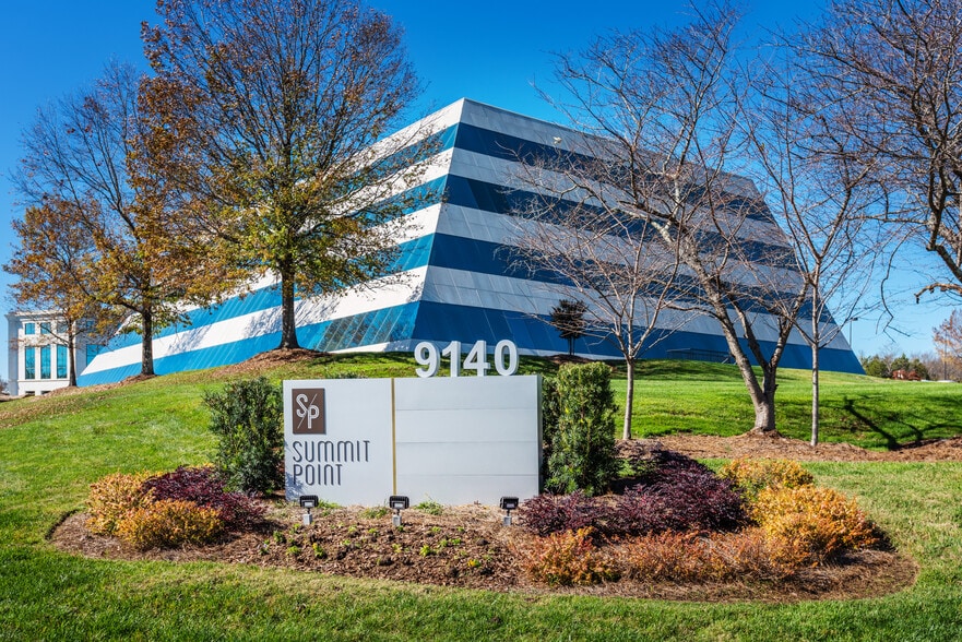 9140 Arrowpoint Blvd, Charlotte, NC for lease - Building Photo - Image 1 of 26