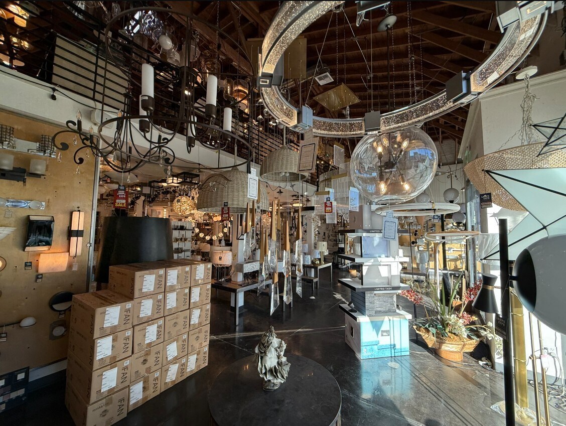 323 S La Brea Ave, Los Angeles, CA for lease Interior Photo- Image 1 of 1