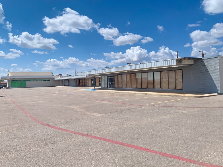 1805 Parkway Dr, Lubbock, TX for lease - Building Photo - Image 3 of 7