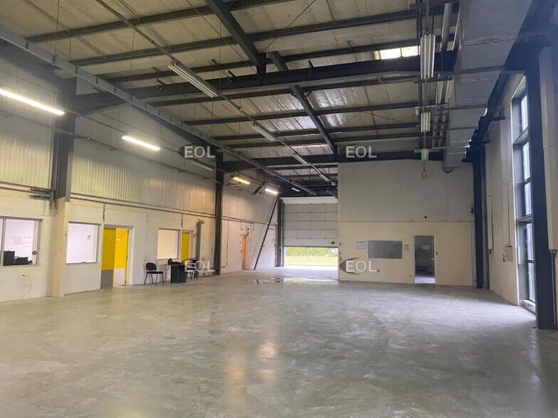 Flex in Brie-Comte-Robert for lease - Interior Photo - Image 2 of 9