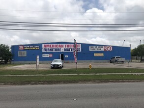 5568 Ayers St, Corpus Christi, TX for lease Building Photo- Image 2 of 4