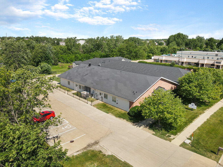 403 Kays Dr, Normal, IL for sale - Building Photo - Image 3 of 18