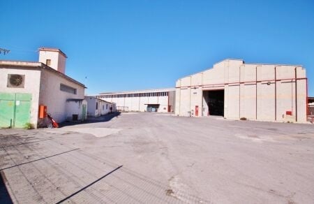 Industrial in Alicante, Alicante for sale Primary Photo- Image 1 of 20