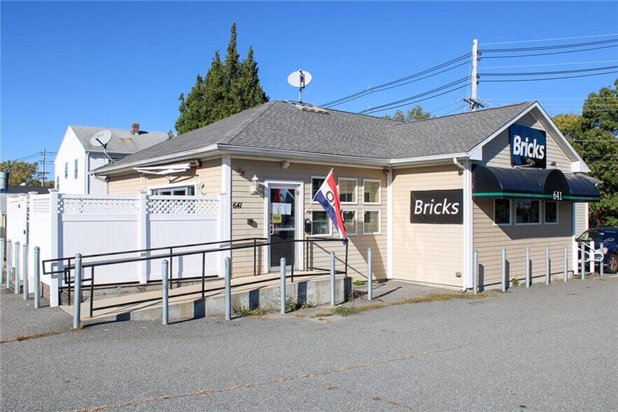 641 Atwood Ave, Cranston, RI for sale - Building Photo - Image 1 of 1