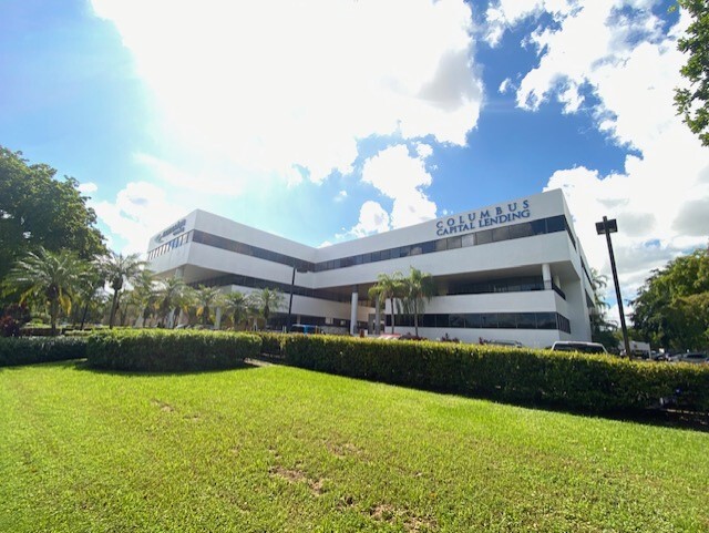 14750 NW 77th Ct, Miami Lakes, FL for lease - Building Photo - Image 3 of 16