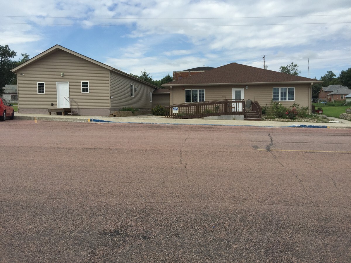 317 Main St, Colome, SD 57528