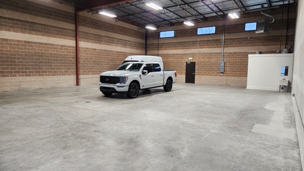 101 10th St S, Kirkland, WA for lease - Building Photo - Image 2 of 5