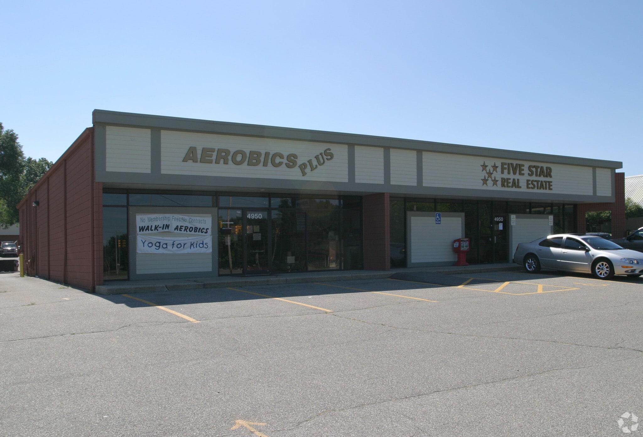 4950 Plainfield Ave NE, Grand Rapids, MI for lease Primary Photo- Image 1 of 6