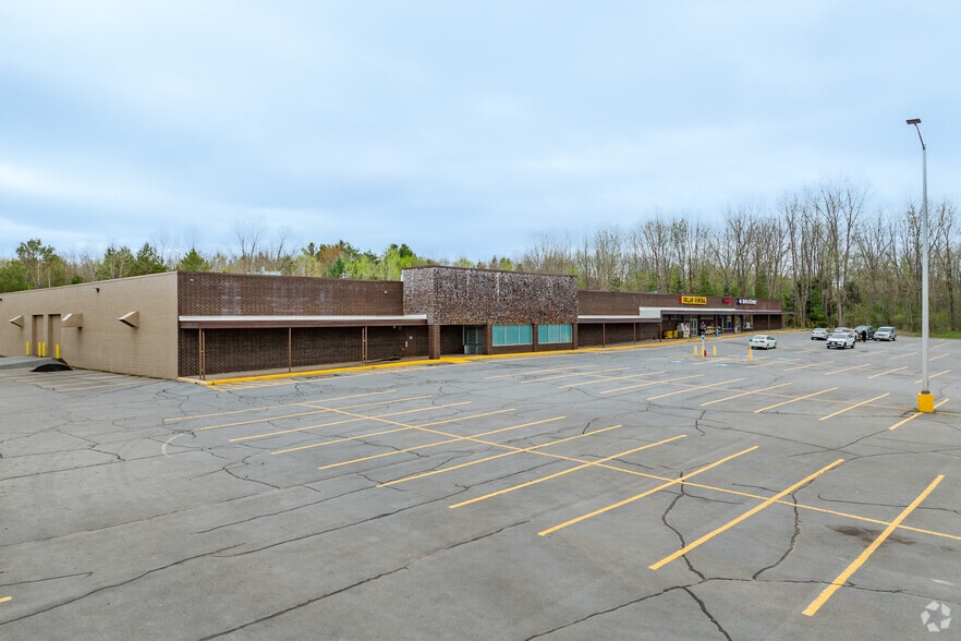 700-702 W End Ave, Carthage, NY for lease - Primary Photo - Image 1 of 1