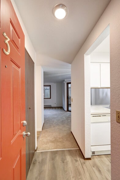 12607 NE 119th St, Kirkland, WA for sale - Building Photo - Image 3 of 13