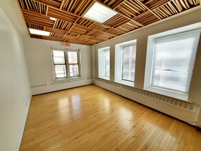 381-383 Rue Notre-Dame O, Montréal, QC for lease Interior Photo- Image 2 of 5