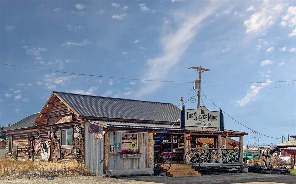 410 County Rd, Wisdom, MT 59761