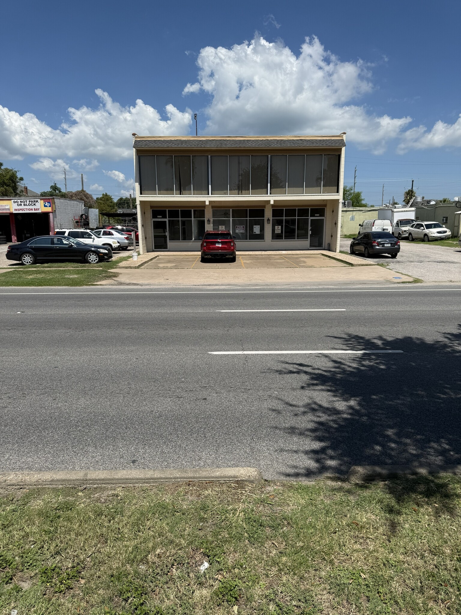 3814 Broadway St, Galveston, TX for lease Interior Photo- Image 1 of 13