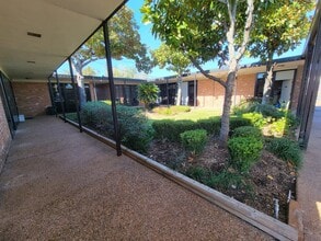 4910 Willowbend Blvd, Houston, TX for lease Building Photo- Image 2 of 14