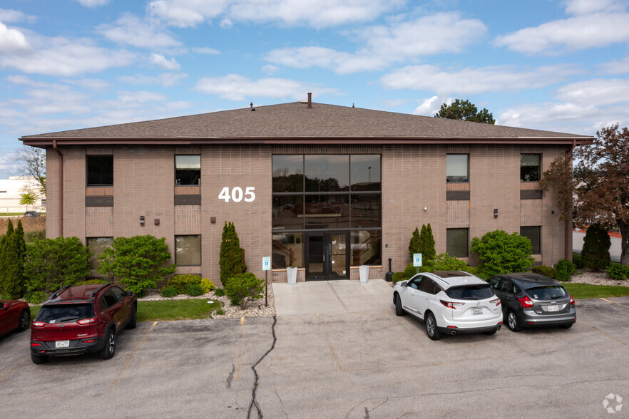 405 N Calhoun Rd, Brookfield, WI for lease - Building Photo - Image 3 of 5