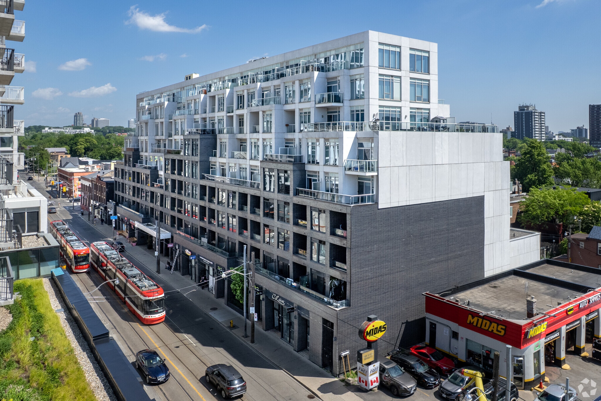 771-787 Bathurst St W, Toronto, ON for sale Primary Photo- Image 1 of 1