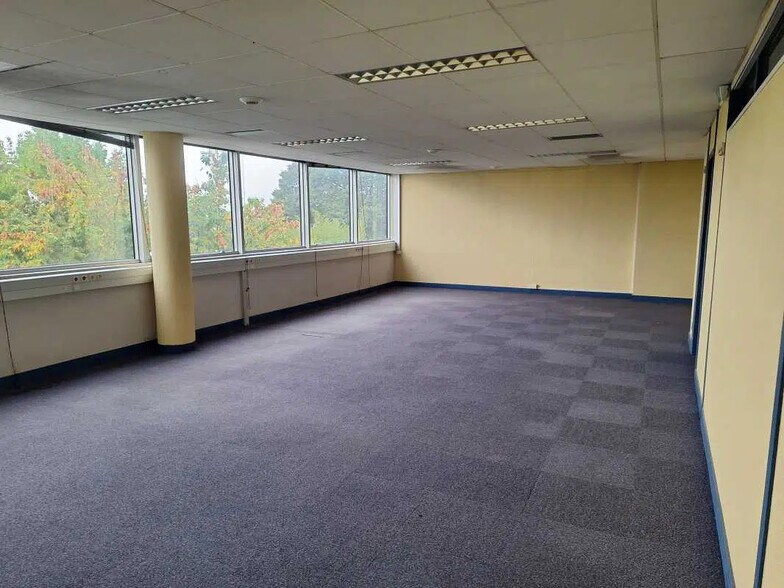 Office in Bègles for sale - Interior Photo - Image 2 of 9