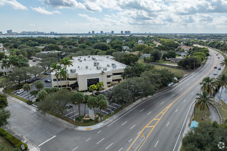 4400 N Congress Ave, West Palm Beach, FL for sale - Building Photo - Image 2 of 7