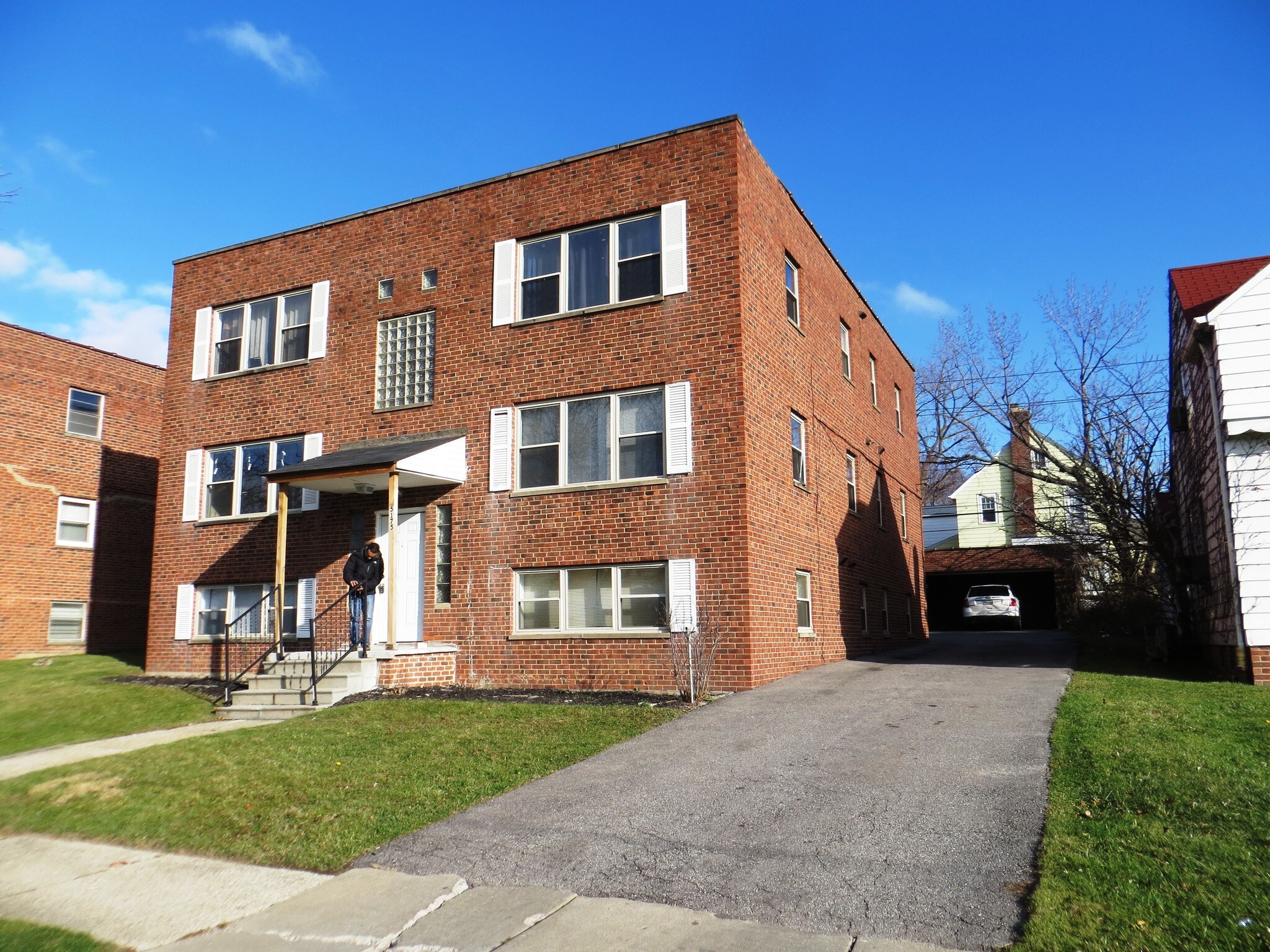 5175 Warrensville Center Rd, Maple Heights, OH for sale Building Photo- Image 1 of 1