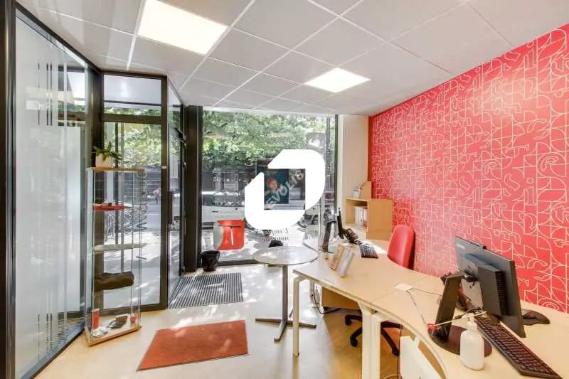 Office in Montreuil for sale - Building Photo - Image 2 of 23