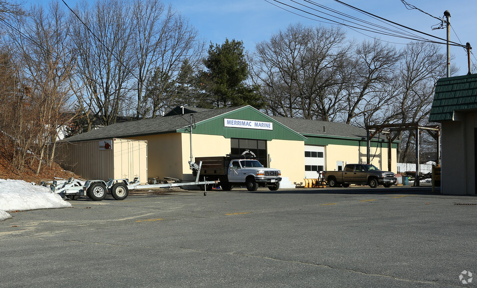 224 East St, Methuen, MA for lease - Primary Photo - Image 1 of 2