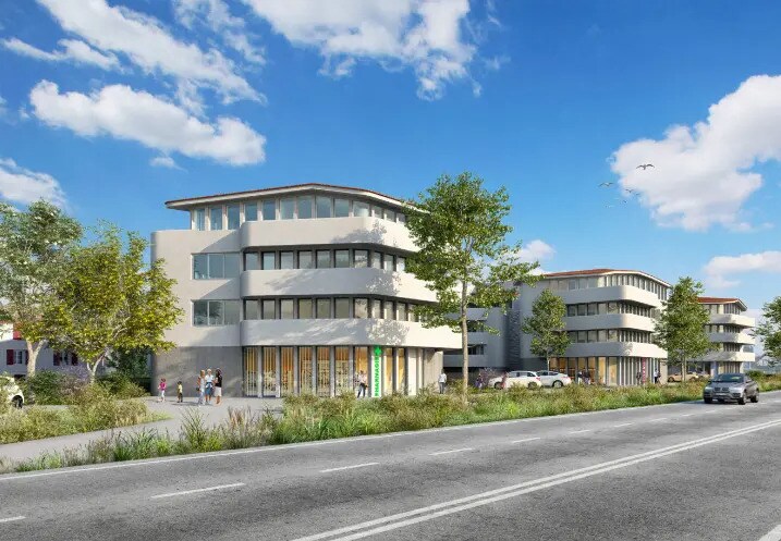 Retail in Biarritz for lease Building Photo- Image 1 of 2