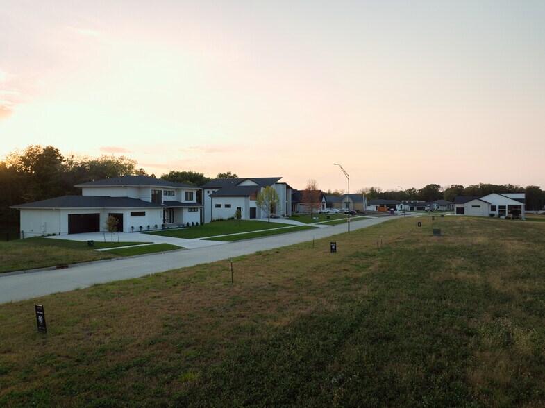 SW Indigo Ave, Van Meter, IA for sale - Building Photo - Image 3 of 14