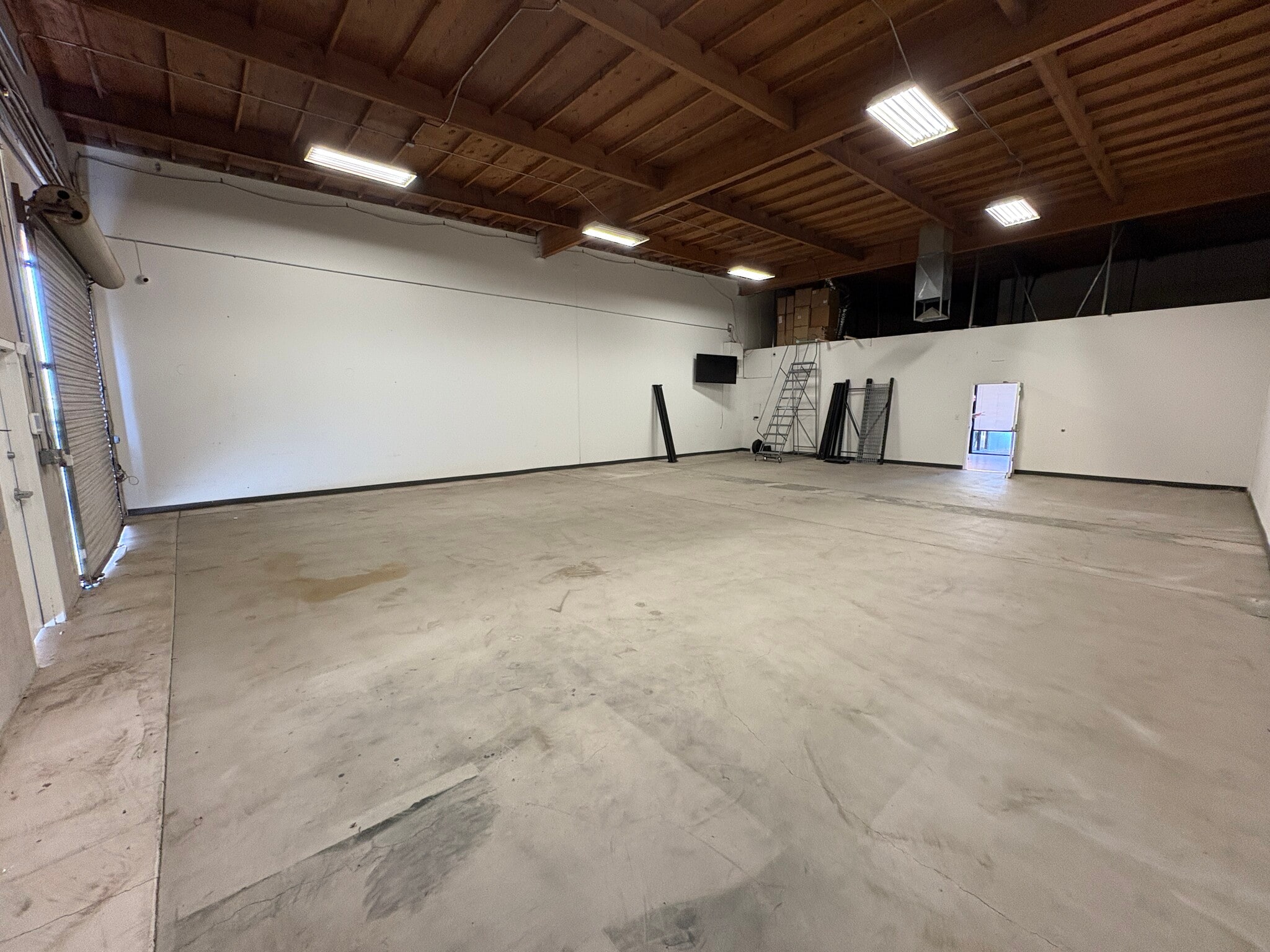 2425 W 12th St, Tempe, AZ for lease Interior Photo- Image 1 of 10