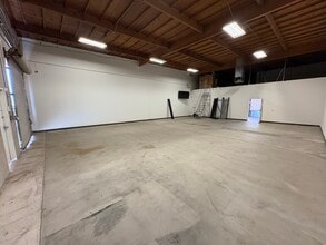 2425 W 12th St, Tempe, AZ for lease Interior Photo- Image 1 of 10
