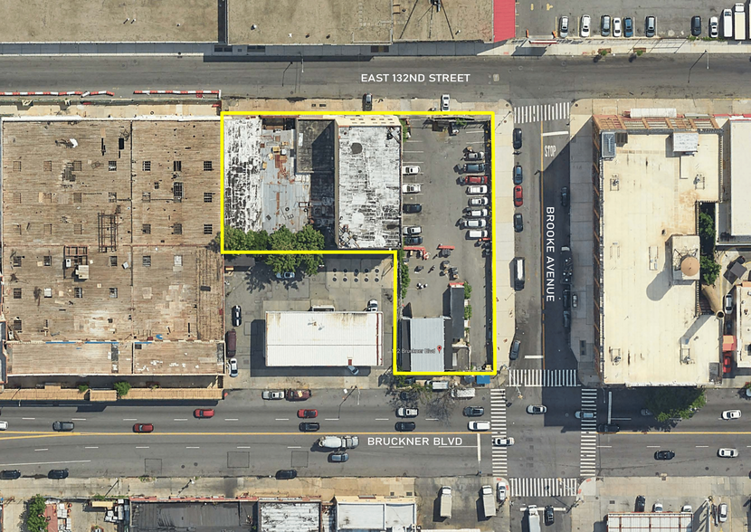 122 Bruckner Blvd, Bronx, NY for lease - Aerial - Image 1 of 2