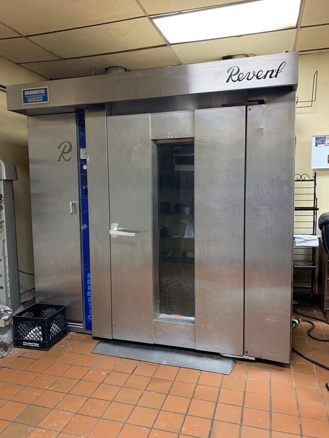 70 Bradley Rd, Woodbridge, CT 06525