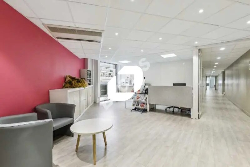 Flex in Paris for lease - Building Photo - Image 2 of 23